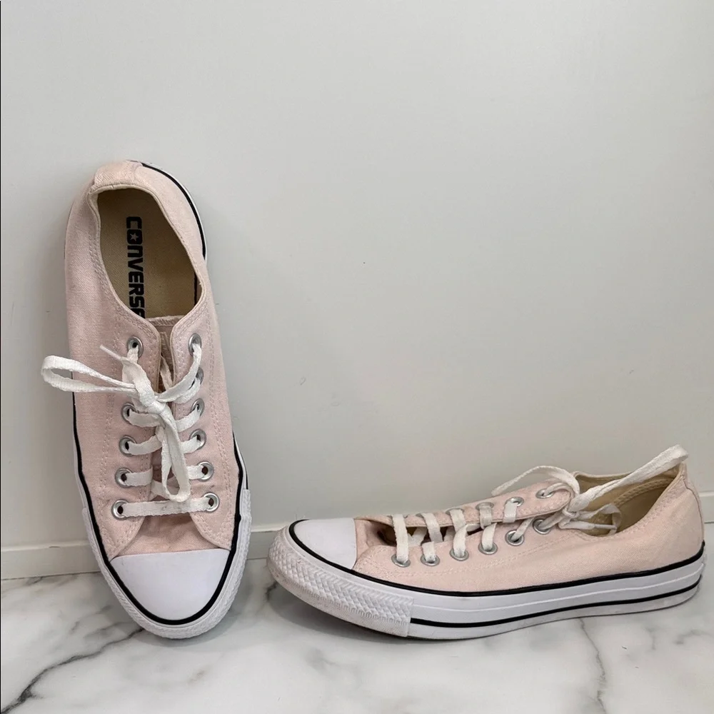 Converse Low Top Sneakers in Pale Pink and White women’s 8 - Picture 1 of 11